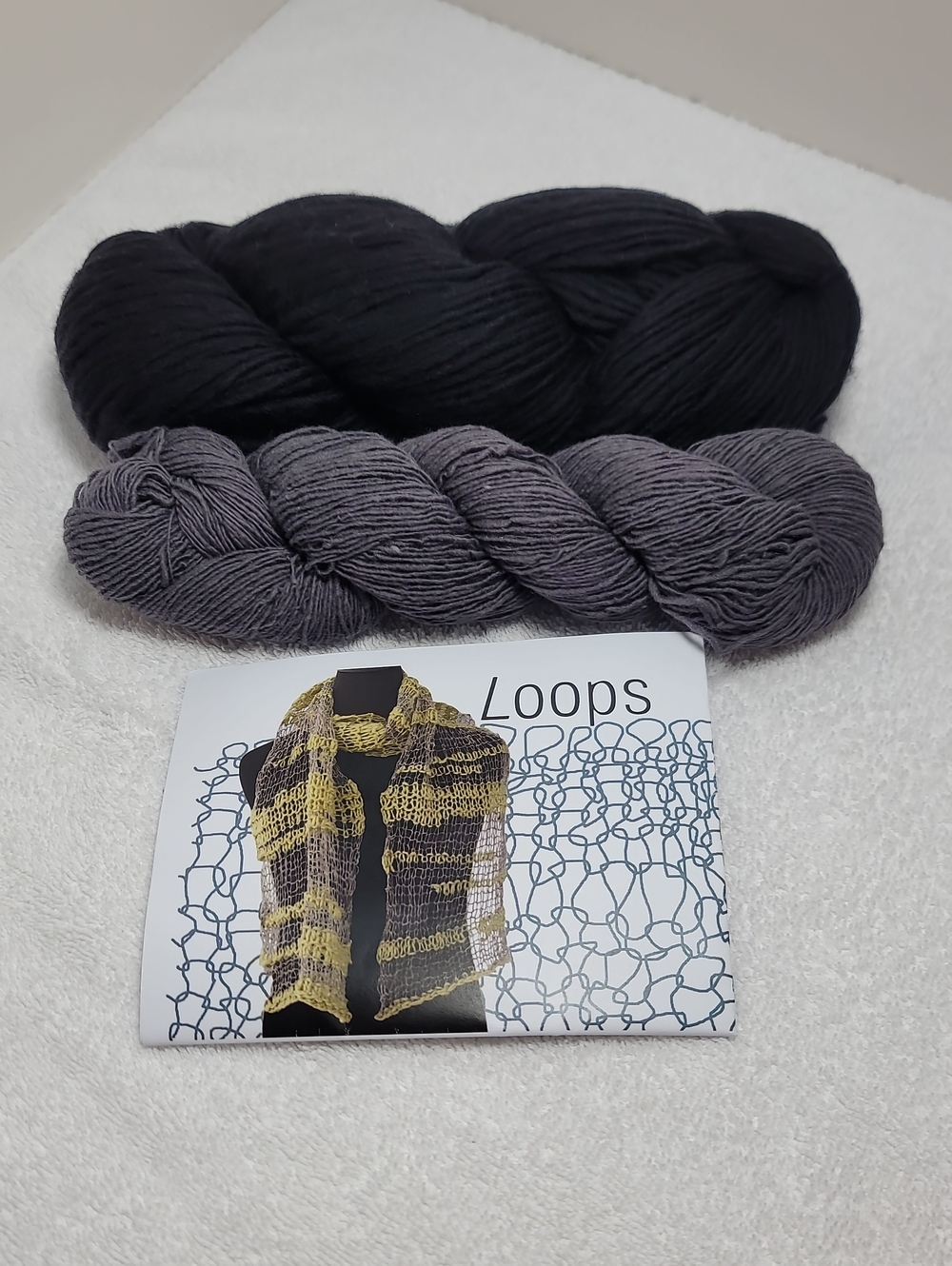 Loops Scarf Knit Kit - NWT - #20